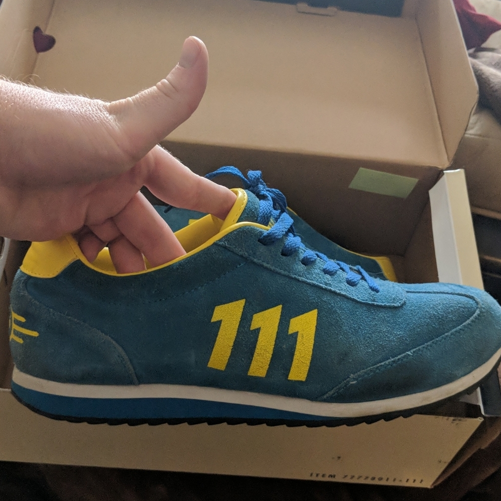 Fallout vault 111 shoes